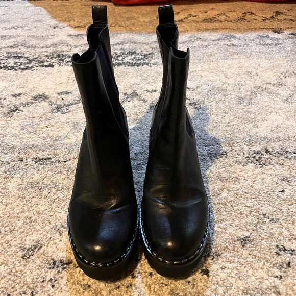 Vince Camuto Madisha Chelsea Boot - Picture 3 of 5